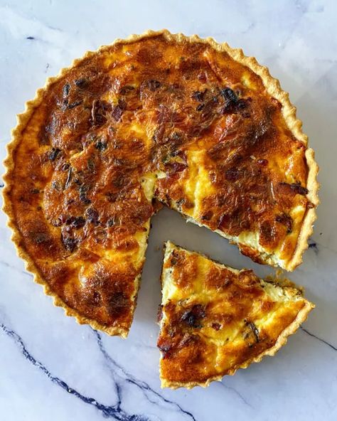 15 Cheese Recipes You Absolutely Need to Try | Foodtalk Quiche Dinner, Bacon Cheddar Puffs, Bacon Cheese Quiche, Quiche Crust Recipe, Quiche Crust, Bacon And Cheese Quiche, Homemade Quiche, Egg Quiche, Family Dinner Recipe