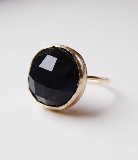 Black tourmaline meaning