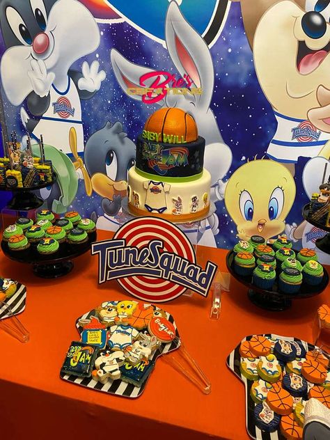 Space Jam Dessert Table, Space Jam Theme Party, Tune Squad Birthday Party, Space Jam 1st Birthday Party, Space Jam Gender Reveal, Space Jam Birthday Party Ideas, Space Jam Baby Shower Ideas, Looney Tunes Birthday Party Ideas, Space Jam Cake