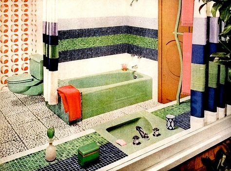 Everything is wonderful about this! 1950s Bathroom Decor, Americana Bathroom, 60s Bathroom Decor, Retro Bathroom Decor, Mid Century Interior Design, Standard Bathroom, Blue Interior Design, Mid Century Interior, Mid Century Bathroom