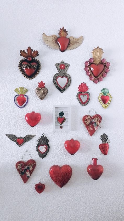 Mexican Iconography, Mexican Folk Art Decor, Sacred Heart Art, Diy Ceramic, Mexican Decor, Heart Wall, Mexican Folk Art, Heart Art, Art Festival