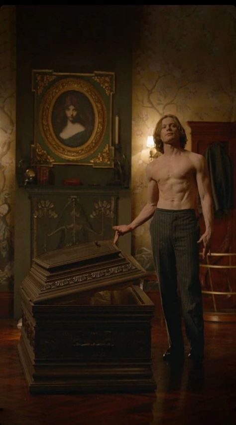 Interview With The Vampire Tv Show, Interview With The Vampire 2022 Wallpaper, Lestat Sam Reid, Iwtv Lestat, Interview With The Vampire Wallpaper, Lestat Interview With The Vampire, Lestat X Louis, Sam Reid Lestat, Interview With The Vampire Lestat