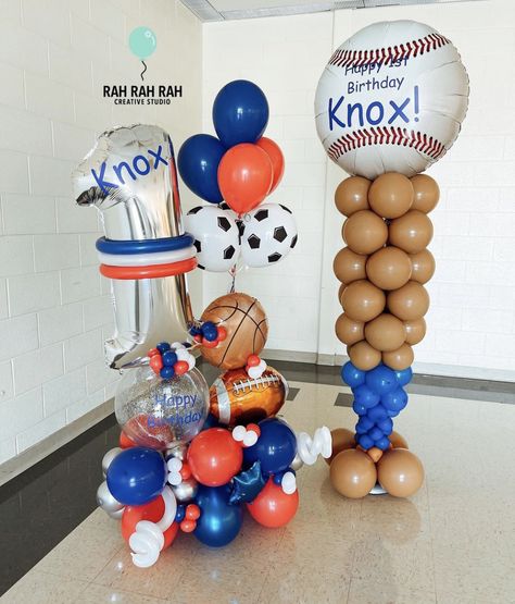 Baseball Balloon Bouquet, Baseball Balloon Arch, Balloon Baseball, Baseball Balloons, Dodgers Birthday Party, Athletic Banquet, Baseball Theme Birthday, Garland Balloon, Sports Banquet