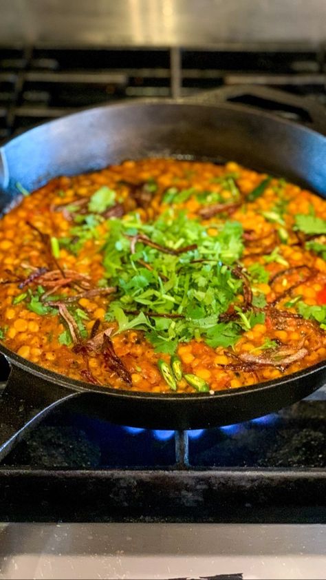 Chana Daal Recipe Indian, Chana Daal Recipe, Daal Recipe Indian, Indian Traditional Food, Bangladeshi Recipes, Chana Recipe, Bangladeshi Food, Diy Cookbook, Cultural Food