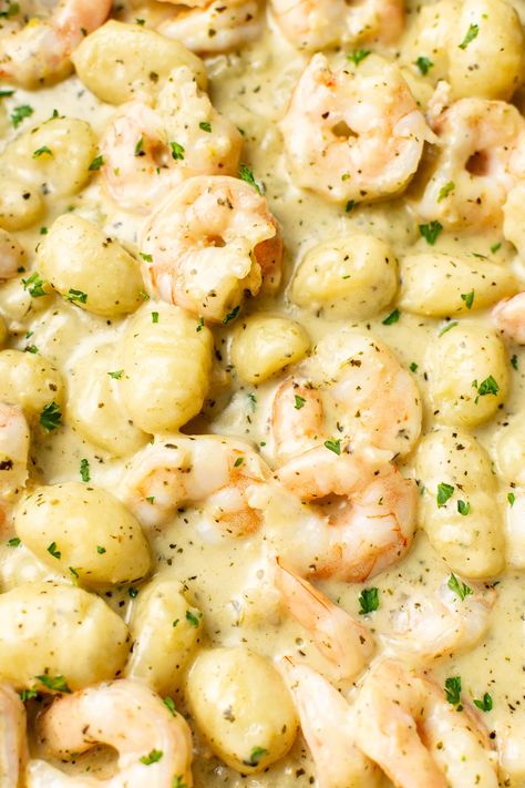 This creamy pesto shrimp gnocchi recipe has an amazing parmesan garlic lemon pesto sauce and is quick and simple to make. Shrimp And Gnocchi Recipes, Lemon Pesto Sauce, Shrimp Gnocchi, Creamy Pesto Shrimp, Gnocchi Homemade, Salmon Pesto Pasta, Salt And Lavender, Gnocchi Recipes Homemade, Gnocchi Dishes