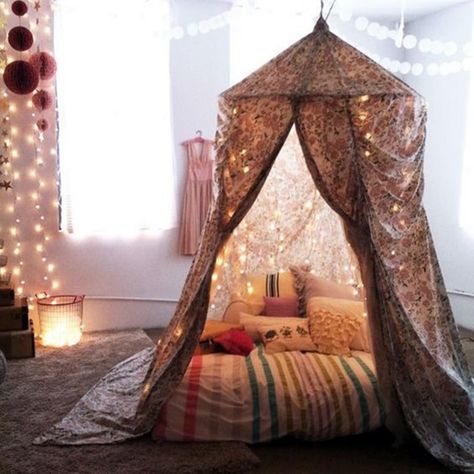 Cozy Room Nest Ideas for Lazy Humans Like Me (23) Diy Tent, Interior Boho, Decor Ikea, Bohol, Design Del Prodotto, Meditation Room, Cozy Nook, Crib Bedding, My New Room