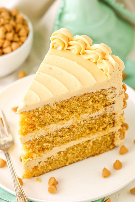 Butterscotch Cake! A moist, from-scratch brown sugar cake topped with butterscotch buttercream made with melted butterscotch chips! Butterscotch Cake Recipe, Butterscotch Chip, Brown Sugar Cake, Brown Sugar Cakes, Butterscotch Cake, Smooth Cake, Butterscotch Chips, Sugar Cake, Sauce Tomate