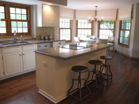 kitchen with wood trim Oak Wood Trim, White Kitchen Cupboards, Dark Wood Kitchens, Wood Floor Kitchen, Oak Trim, Oak Wood Floors, White Oak Wood, Wood Kitchen Cabinets, Upper Cabinets