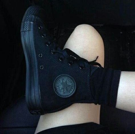 All Black Converse, Neo Grunge, Black High Top Converse, Dr Shoes, All Stars Converse, Black Converse, Negroni, Soft Grunge, Shoe Obsession