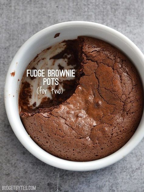 Fudge Brownie Pots - BudgetBytes.com Individual Desserts In Ramekins, One Pot Desserts, Individual Brownie Recipe, Ramekin Brownie, Individual Brownies, Pot Brownies, Pot Butter, Cookie Dough Cake, Vegetarian Ideas