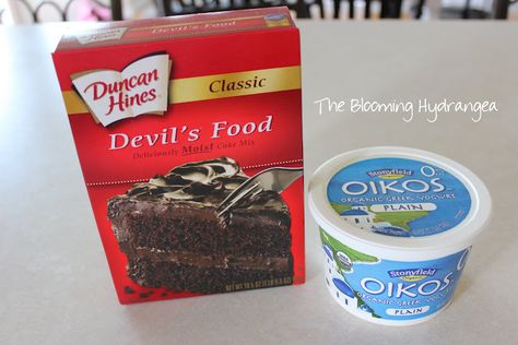 Greek yogurt + chocolate cake mix + water = brownies!  I made this last night in a heart shaped pan about 12x10 and it came out great!   Cooked about 35 min.  It came out like cake, not brownies.  Frosted it....delish! Chocolate Box Cake Mix Recipes, Fat Free Cake, Low Fat Brownies, Greek Yogurt Brownies, Greek Yogurt Chocolate, Yogurt Cupcakes, Chocolate Cake Mix Recipes, Low Calorie Cake, Greek Yogurt Cake