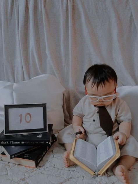 Studying baby photoshoot idea Study Photoshoot, Photoshoot Idea, Baby Costumes, Baby Milestones, Baby Photoshoot, Photoshoot Ideas, Baby Photos, Baby Strollers, Projects To Try