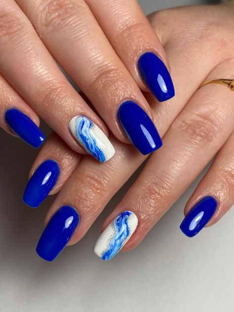 Grey Gel Nails, Bright Nail Art, Blue Nail Art Designs, Ongles Nails, Chrome Nails Designs, Wow Nails, Short Gel Nails, Blue Nail Art, Pretty Nail Art