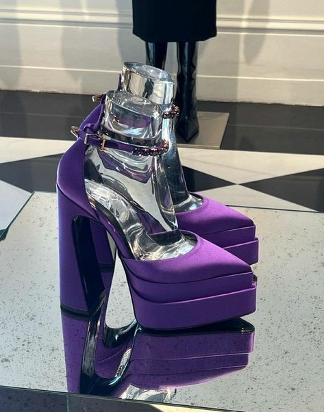 ✨ on Twitter: "versace pointed platforms… " Versace Platform Heels, Versace Heels, Dr Shoes, Funky Shoes, Fancy Shoes, Cute Heels, Fashion Runway, Aesthetic Shoes, Pretty Shoes