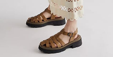 Sandal Trends 2023, Sandals 2023 Trends, 2023 Sandals Trends, Shoes 2023 Trends, Sandals Trends, Sandals 2023, Dad Sandals, Zara Flats, Fabric Sandals