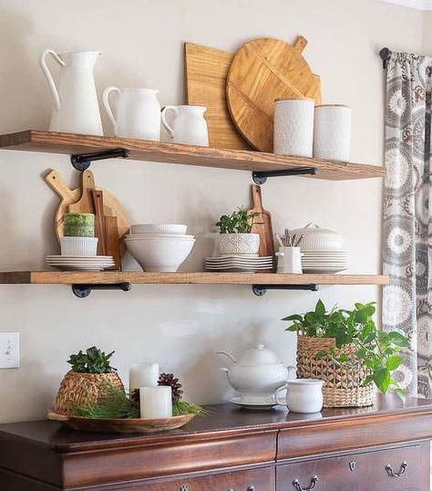 29 Charming Examples of Farmhouse Shelf Décor For Your Home Farmhouse Sofa Table, Kitchen Shelf Styling, Farmhouse Shelves Decor, Kitchen Shelf Decor, Farmhouse Shelves, Dining Room Makeover, Casa Vintage, Kitchen Shelves, Kitchen Styling