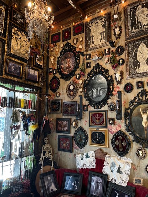 Gothic Aesthetic Room Decor, Goth Vintage Room, Whimsigoth Maximalist Decor, Vintage Gothic Room Decor, Old Money Maximalism, Goth Victorian Interior, Whimsy Goth Interior Design, Gothic Moody Home, Maximalist Bedroom Decor Ideas