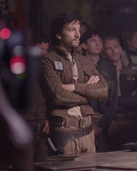 Cassian Andor Rogue One, Star Wars Cassian Andor, Prison Outfit, Cassian Andor, Home Wrecker, Jyn Erso, Diego Luna, Im Falling In Love, Star Wars Outfits