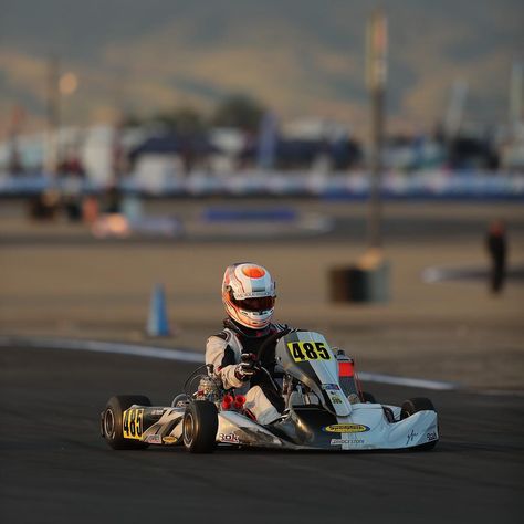 Karting Wallpaper, Race Car Driver Aesthetic, Go Karting Aesthetic, Karting Aesthetic, Karting Racing, Racing Boy, Go Karting, Track Lights, Go Kart Racing