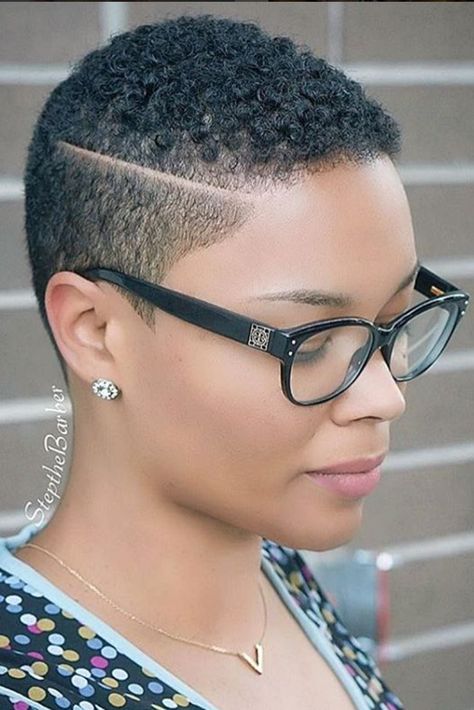 Short Hair Styles African American, Short Natural Haircuts, Twa Hairstyles, Natural Hair Cuts, Natural Hair Short Cuts, Haircut Designs, Pelo Afro, Big Chop, African American Hairstyles