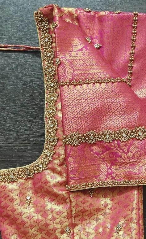 Paithani Border Blouse Designs Latest, Violet Colour Blouse Designs, Back Hook Blouse Designs Latest, Paithani Blouse Aari Work Design, Minimal Aari Work Blouse, Simple Aari Work Blouse Design For Pattu Saree With Border, Beads Maggam Work Blouses, Aari Blouse Design, Pink Blouse Designs