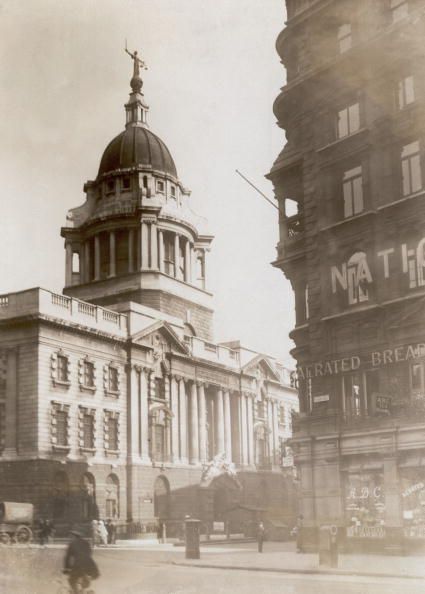 The Central Criminal Court, commonly known as the Old Bailey, as seen from Holborn Viaduct in London, circa 1910. (Photo by Spencer Arnold Collection/Hulton Archive/Getty Images) Bailey Quarters, The Old Bailey London, European Court Of Justice, Royal Courts Of Justice London, London Slums 19th Century, Vintage London, Arm Sleeve, Lamp Post, Getty Images