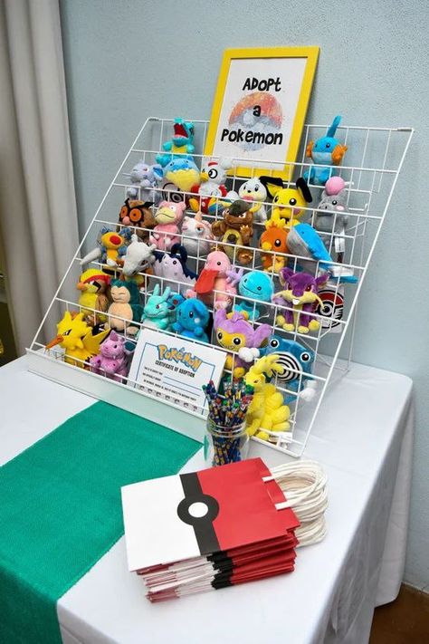 Pokémon Nursery, Pokemon Birthday Party Ideas, Pokemon Party Favors, Pikachu Party, Pokemon Party Decorations, Birthday Decors, Pokemon Themed Party, Pokemon Birthday Cake, Pokémon Birthday