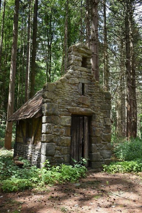 Mini Chapel, Cottage In Woods, Stone Hut, Castle Dungeon, Tiny Chapel, Gothic Landscape, Stone Structures, Stone Cabin, Aerospace Design