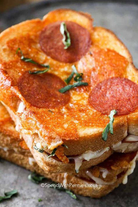 Pizza Grilled Cheese Recipes, Pizza Grilled Cheese Sandwich, Pizza Spices, Pizza Grilled Cheese, Subway Sandwich, Gourmet Grilled Cheese, Classic Grilled Cheese, Easy Brunch Recipes, Spend With Pennies