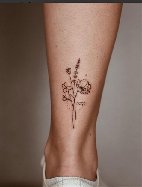 Foot Tattoos For Women Butterfly, Unique Foot Tattoos For Women, Flower Tattoos Ankle, Bottom Of Foot Tattoo, Female Foot Tattoos, Rose Foot Tattoo, Unique Foot Tattoos, Tattoos For Women Butterfly, Side Foot Tattoos