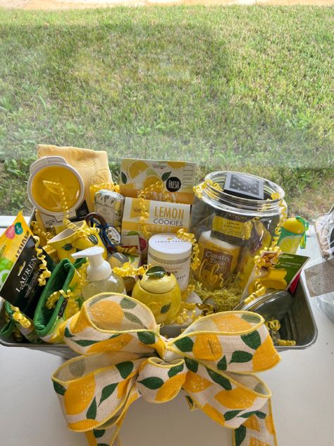 Citrus Gift Basket, Lemon Themed Gift Basket Ideas, Lemon Theme Gift Basket, Lemon Gift Basket Ideas, Lemonade Gift Basket, Themed Gift Basket Ideas, Pregnancy Basket, Handmaid Gifts, Vfw Auxiliary