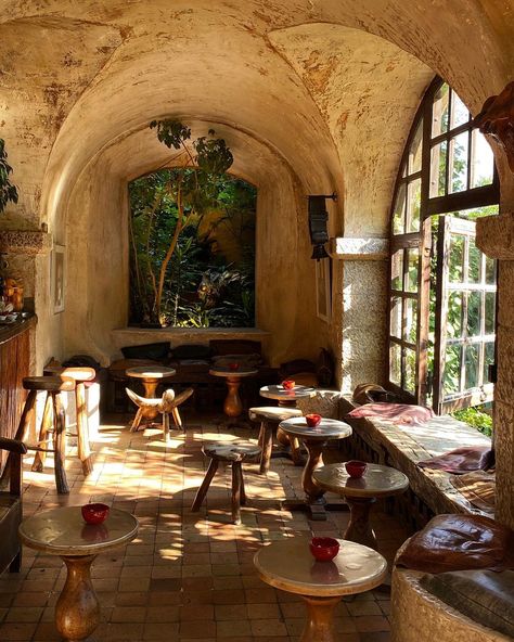 YOLO Journal on Instagram: “La Colombe d'Or, nestled among the ancient rocks of Saint-Paul de Vence in the South of France, can only be described as transcendent. What…” Natural Home Exterior, Cob House Exterior, Cob House Interior, Earthbag House, Earthen Home, Bohemian Homes, Front Roe, Louise Roe, Cob House