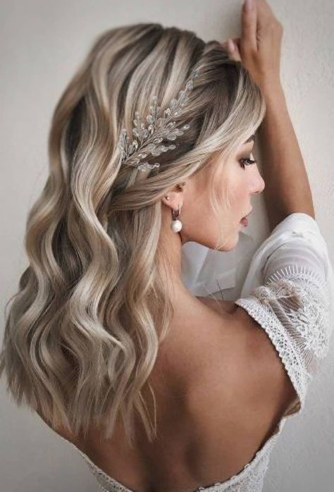 Wedding Hair Up On One Side, Wedding Hairstyles For Extensions, Bridal Hair Down With Extensions, Side Pin Wedding Hair, Wedding Hair Down Boho, Wedding Hair Pieces Down Hairstyles, Hollywood Bride Hair, Bridal Hair Half Down, Hairstyles With Crystals