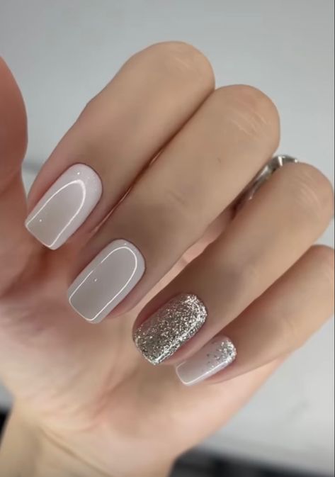 Nails 2023 Trends For Wedding Guest, Classy Gel Nails Ideas, Subtle Nails, Nail Nail, Design Nail, Neutral Nails, Dipped Nails, Glitter Nail Art, Classy Nails