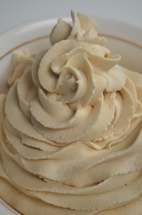 Whipped Cream Espresso Frosting Espresso Whipped Cream, Homemade Cool Whip, Coffee Icing, Homemade Whipped Cream Recipe, Espresso Cake, Fluffy Frosting, Easy Frosting, Strawberry Whipped Cream, Raspberry Buttercream