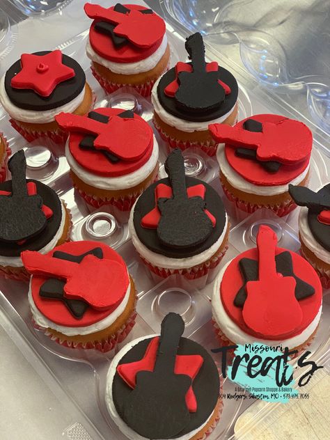 Rock N Roll Cupcakes, Rock And Roll Cupcakes, Guitar Cookies, Rock N Roll Guitar, Rock N Roll Party, Cupcake Ideas, Fun Cupcakes, Party Snacks, Rock N