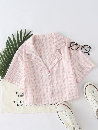 Blouse Flatlay, Crop Shirts For Women, Flatlay Clothes, Minimal Dress, Smart Casual Dress, Crop Top Designs, Womens Tops Dressy, Everyday Fashion Outfits, Trendy Fashion Tops