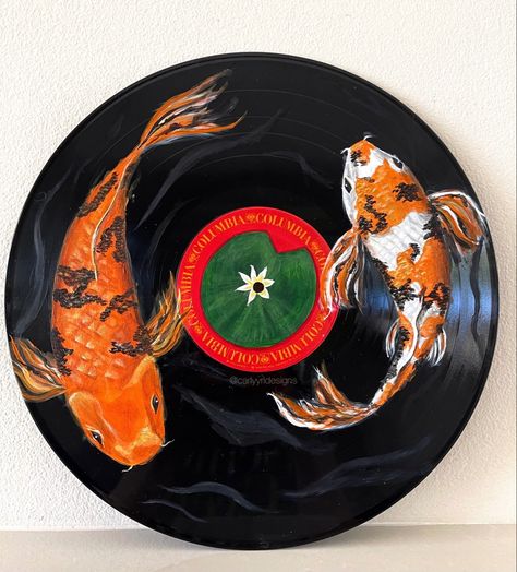 Vinyl Record Art Aesthetic, Painted Vinyl Records Wall Art, Painted Records Vinyl, Vinyl Record Painting Ideas, Record Painting Ideas, Records Decor, Painted Vinyl Record, Vinyl Record Painting, Vinyl Painting