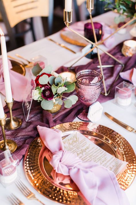 This whimsical redwood wedding with vintage flair had all the pops of color and tall forest trees. With the ceremony set in an airstream park, can you be any more playful? This California destination wedding is certainly unforgettable. #ruffledblog Dinner Table Design, Betty Spaghetti, Redwood Wedding, Fun Dessert, Matric Dance, Reception Dinner, Redwood Forest, Wedding Tables, Napkin Folding