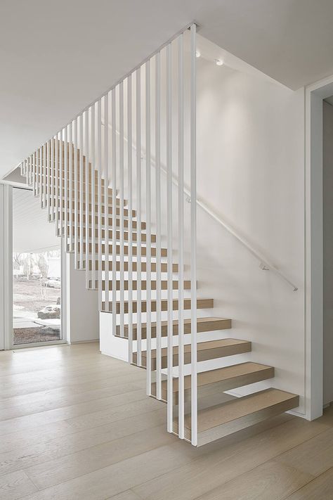 Modern Staircase Design, White Staircase, White Stairs, Staircase Design Modern, Stairs Design Interior, Upholstered Walls, House Staircase, Floating Stairs, Home Stairs Design