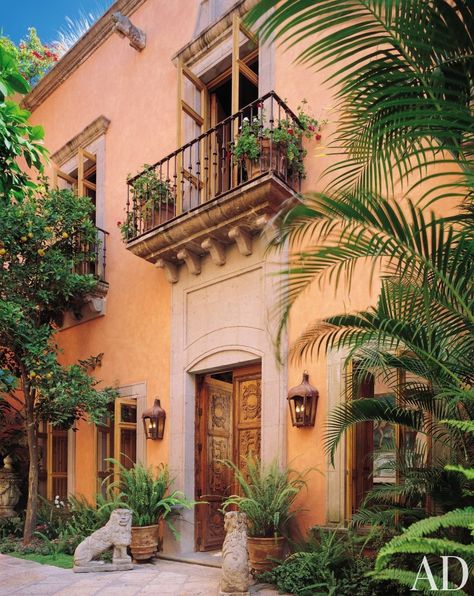 Hacienda Style Homes, Luxury Door, Rustic Exterior, Tuscan Design, Mediterranean Home Decor, Tuscan House, Casas Coloniales, Spanish Style Homes, Hacienda Style