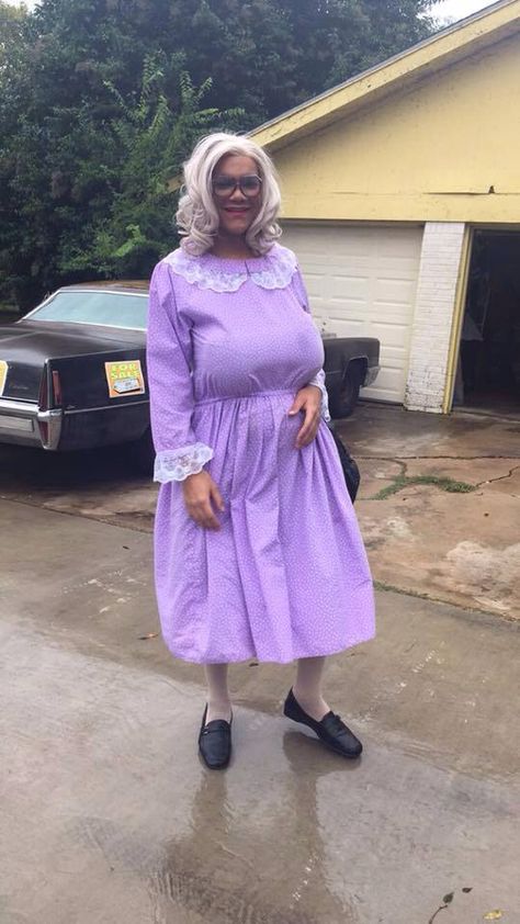 Madea Madea Costume, Costume Couples, College Couples, Popular Halloween Costumes, Easy Girl, Fairy Halloween, Halloween Parejas, Costumes College, Halloween Costumes College Girls