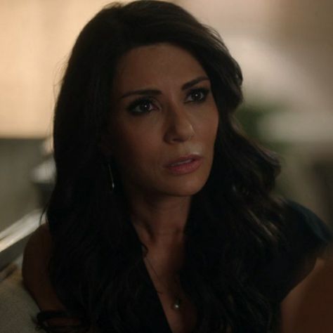 Marisol Nichols, Riverdale, Actresses, Hair