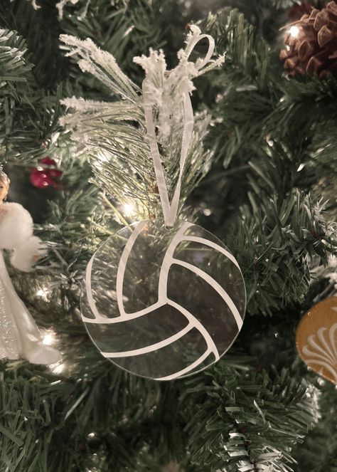 Volleyball Christmas Ornaments, Volleyball Ornaments Diy, Diy Volleyball Gifts, Volleyball Senior Night Gifts, Volleyball Ornaments, Volleyball Christmas, Senior Night Gifts, Volleyball Tips, Volleyball Gifts