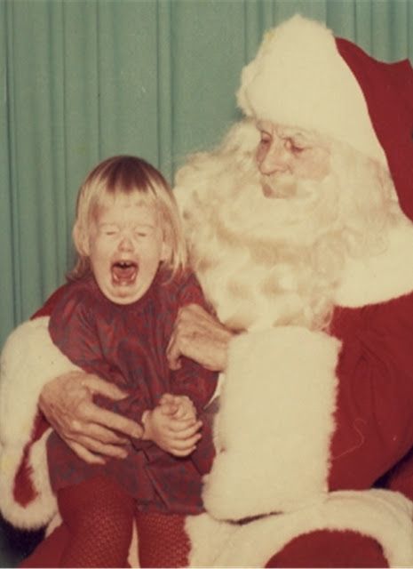 vintage everyday: Funny Vintage Photos Show That Not Every Child Would Like Mr. Claus Vintage Happy New Year, Funny Vintage Photos, Vintage Christmas Photos, Awkward Photos, Christmas Campaign, Bad Santa, Holiday Party Games, Creepy Christmas, Christmas Albums