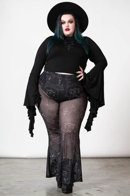 Plus Size Goth Fashion, Plus Size Body Shapes, Positivity Art, Panty Slip, Plus Size Goth, Cloth Ideas, Goth Outfit Ideas, Goth Model, Diva Dress