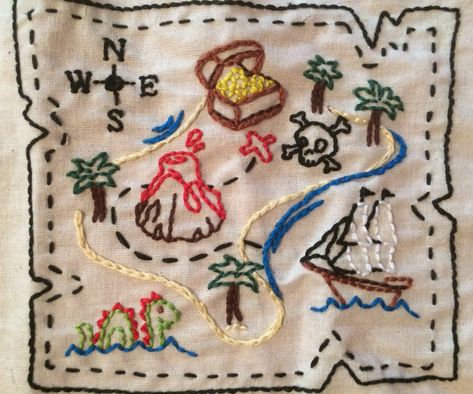 Embroidered treasure map Map Embroidery Ideas, Felt Treasure Map, Diy Treasure Map, Pirate Embroidery, Map Embroidery, Embroidery Map, Map Dress, Pirate Map, Map Quilt