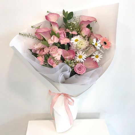 Prettiest Bouquet, Bouquet Gift, Flowers Bouquet Gift, Flowers Arrangements, Bouquet Arrangements, Flower Therapy, Beautiful Bouquet Of Flowers, Aesthetic Photography Nature, Flower Bouquets