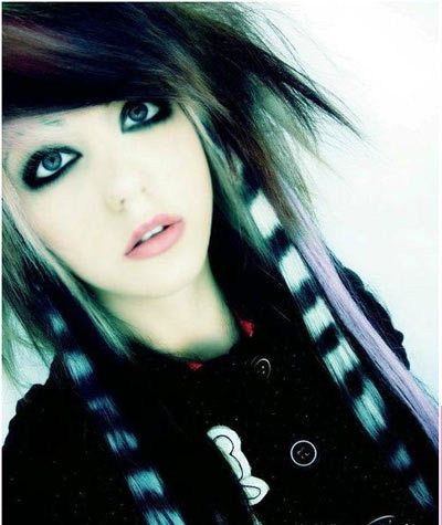 emo makeup tutorial for girls Scene Kid Makeup, Emo Scene Makeup, Emo Makeup Tutorial, Makeup Emo, Emo Scene Girls, Hair Stripes, 2000s Scene, Scene Makeup, Emo Scene Hair