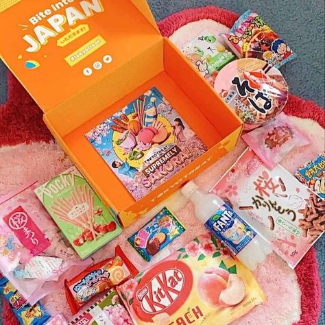 Japanese Candies, Japanese Snack Box, Tokyo Treat, Sarcastic Comebacks, Japan Snacks, Korean Drinks, Food Korean, Japanese Treats, Asian Snacks